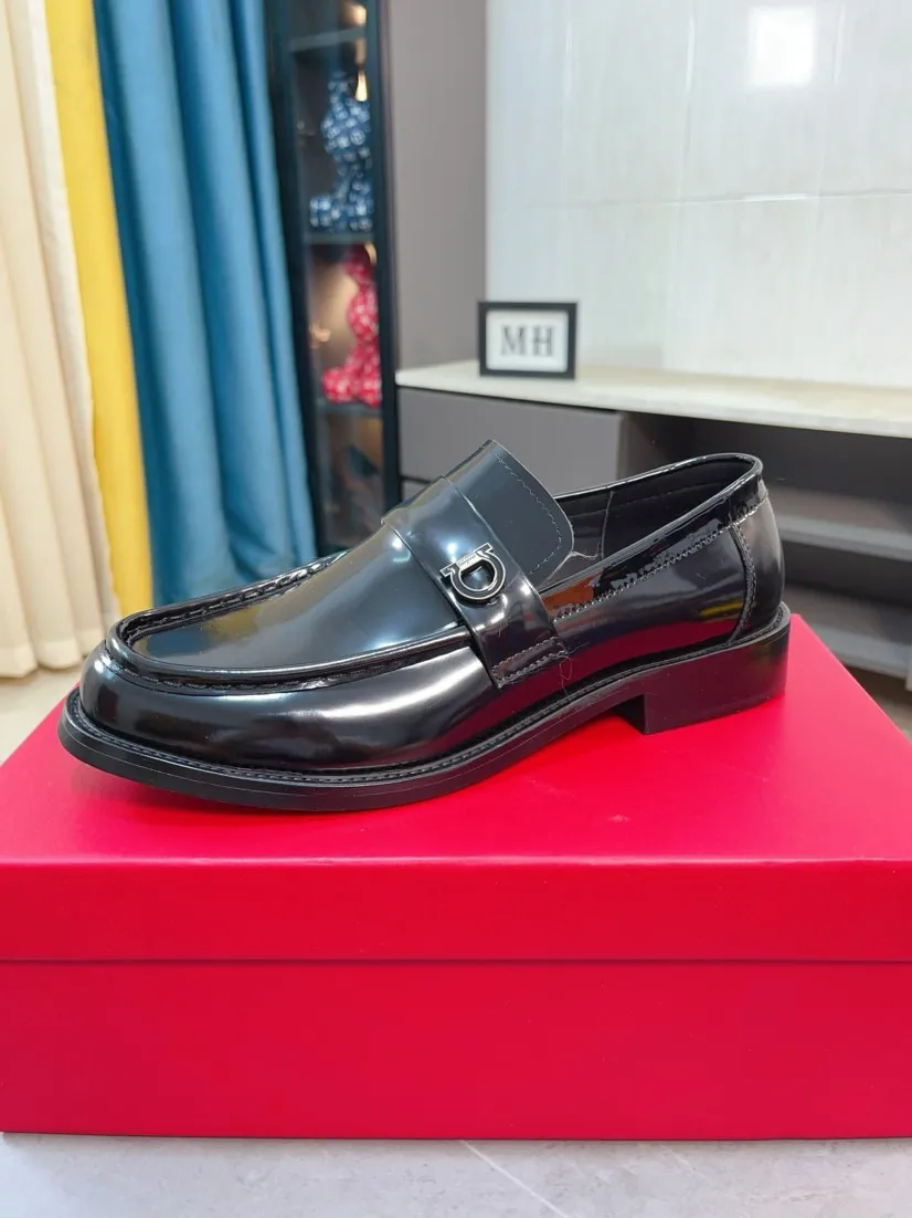 Men's shoes 💰560🌸🌸Water dyed cowhide 🆘[Salvatore Ferragamo] Ferragamo's latest casual business leather shoes for men! Available at counters simultaneously! The fabric is made of specially imported original suede calfskin, and the interior is made of imported water-dyed cowhide. It is absolutely luxurious and leads the fashion trend. Matching code: 38-44 45 customized